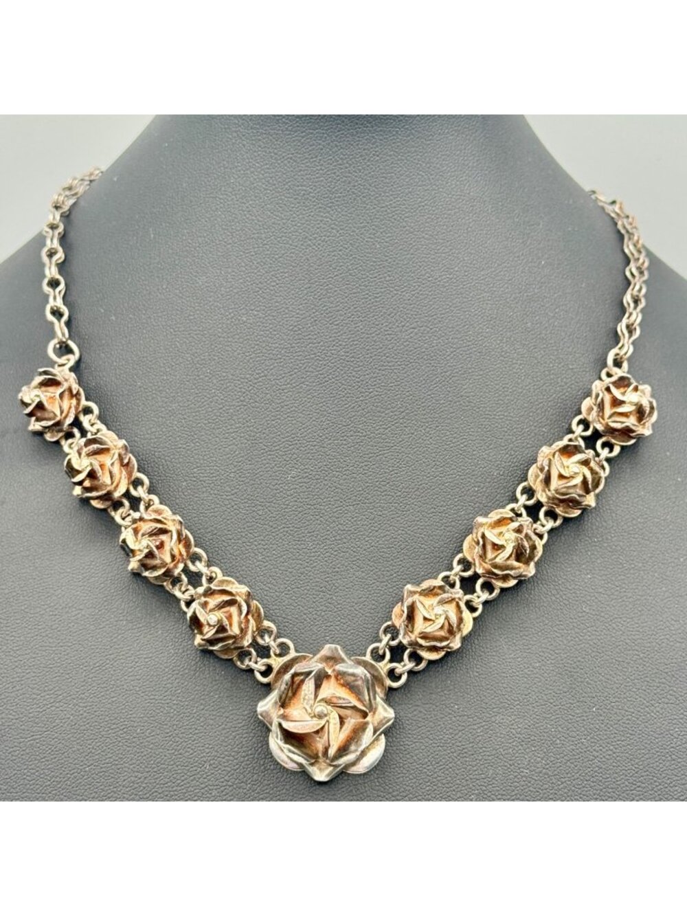Vintage Taxco Silver Floral Rose Necklace Design 17 Inches Elegant Statement 50g - Picture 1 of 10